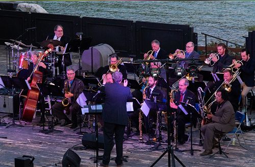 RJO on stage at Sand Harbor Lake Tahoe in summer of 2019